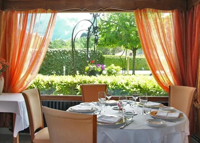 De La Poste Saint-Geniez-dʼOlt