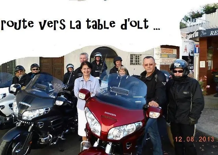 De La Poste 3* Saint-Geniez-dʼOlt