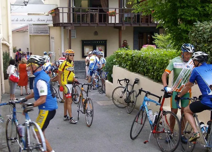 Hotel De La Poste Saint-Geniez-dʼOlt