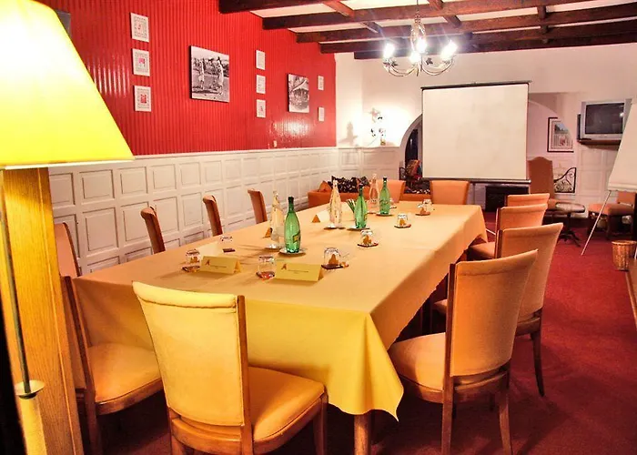 De La Poste Hotel Saint-Geniez-dʼOlt