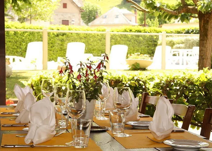 De La Poste 3* Saint-Geniez-dʼOlt