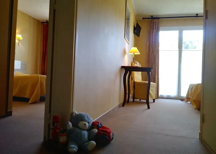 Hotel De La Poste Saint-Geniez-dʼOlt