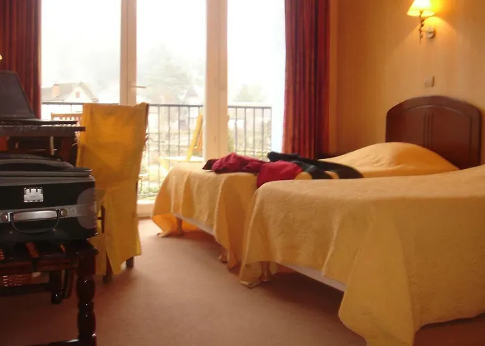 De La Poste 3* Saint-Geniez-dʼOlt