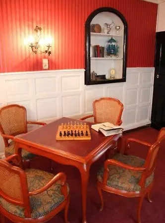 De La Poste 3* Saint-Geniez-dʼOlt