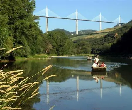 De La Poste 3* Saint-Geniez-dʼOlt