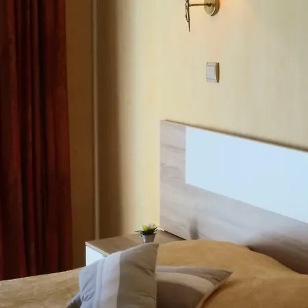 De La Poste Hotel Saint-Geniez-dʼOlt