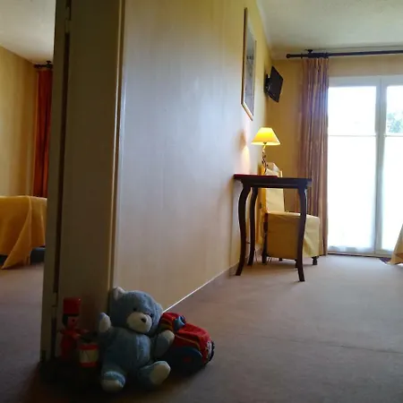 Hotel De La Poste Saint-Geniez-dʼOlt