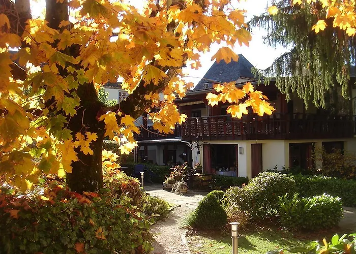 De La Poste 3* Saint-Geniez-dʼOlt