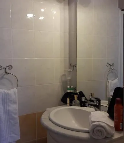 De La Poste 3* Saint-Geniez-dʼOlt