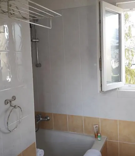 De La Poste Saint-Geniez-dʼOlt