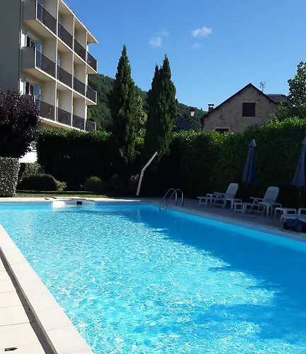 De La Poste 3* Saint-Geniez-dʼOlt